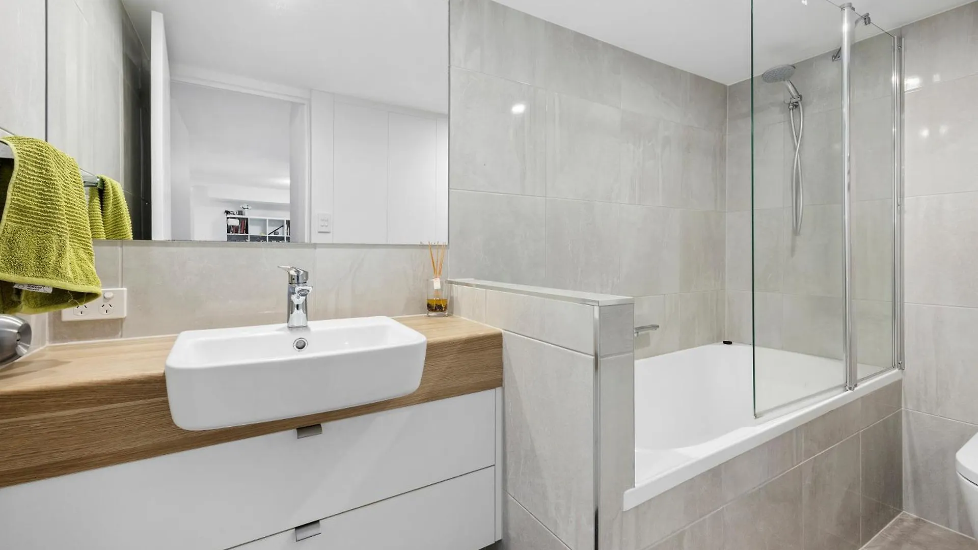 Aparthotel Coral Sea Apartments Maroochydore